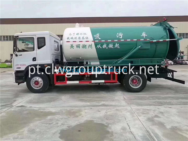 Suction Truck 3